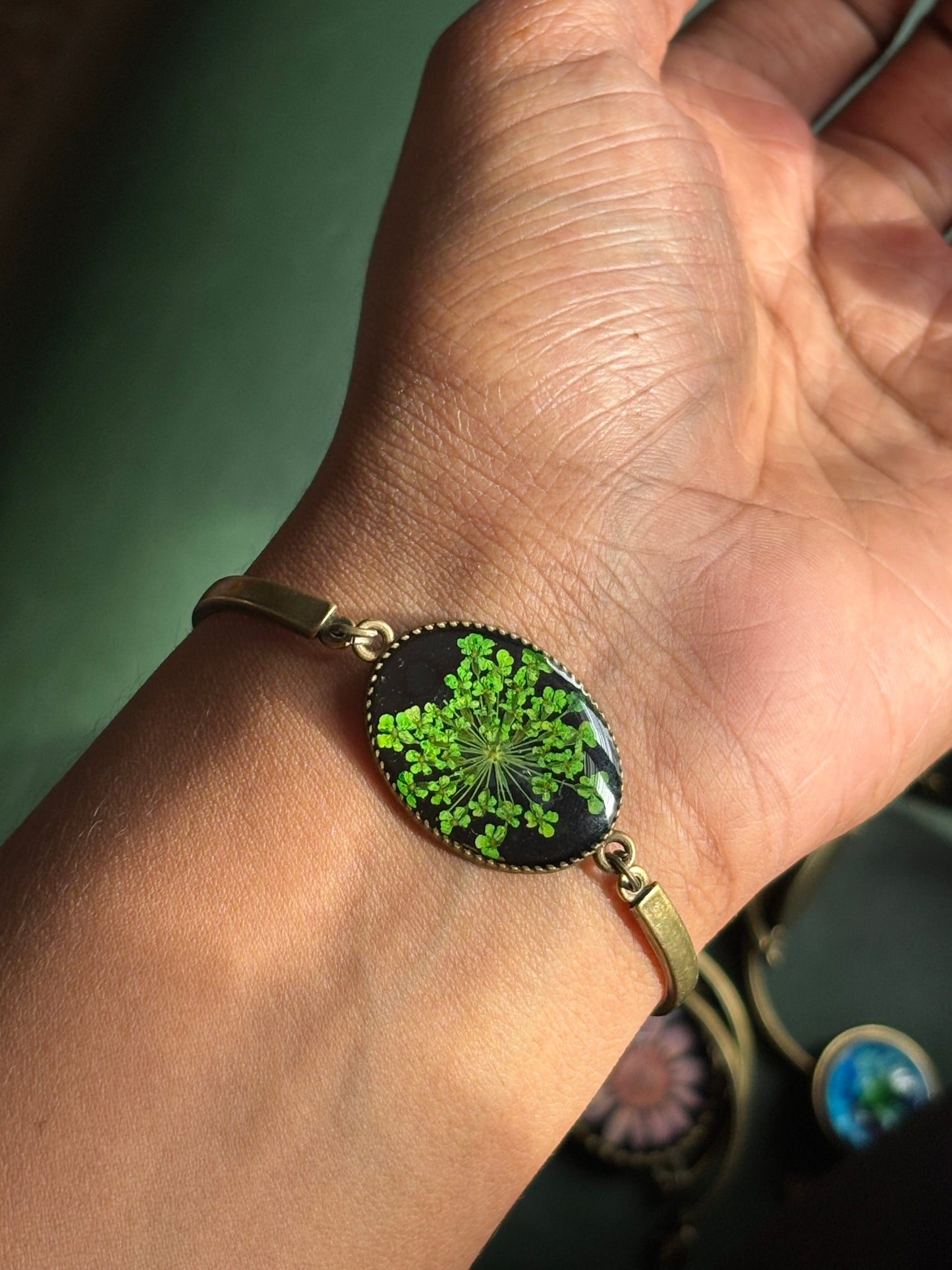 Green Ammi Majus Flower Bracelet