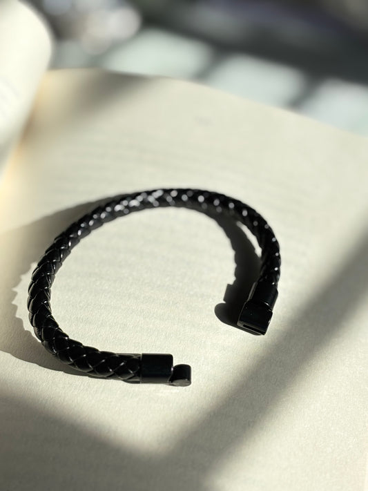 Black leather Band with magnet