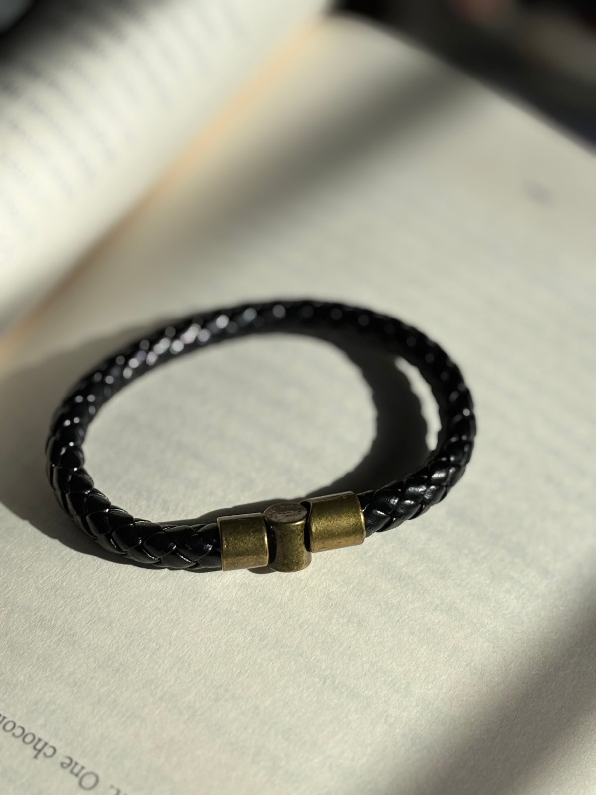 Black Hand Band with magnet