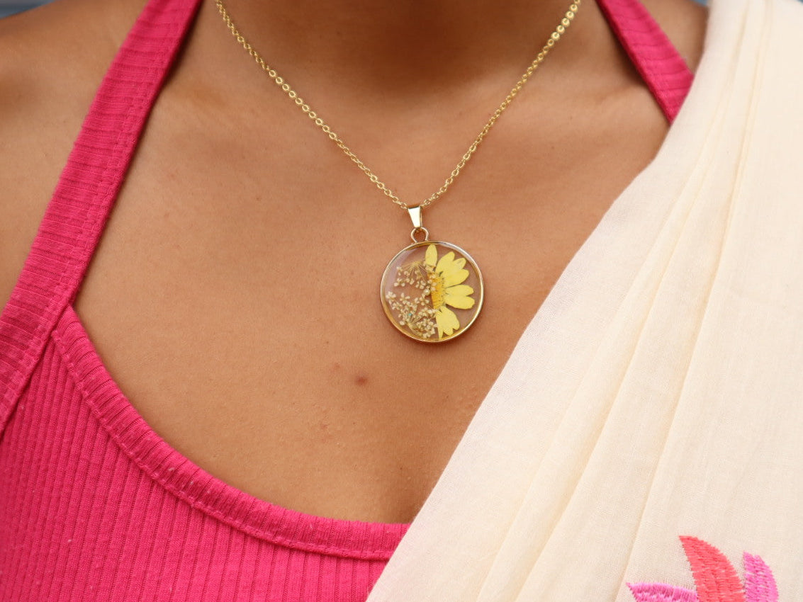 Yellow Daisy Real Flower Jewellery Set