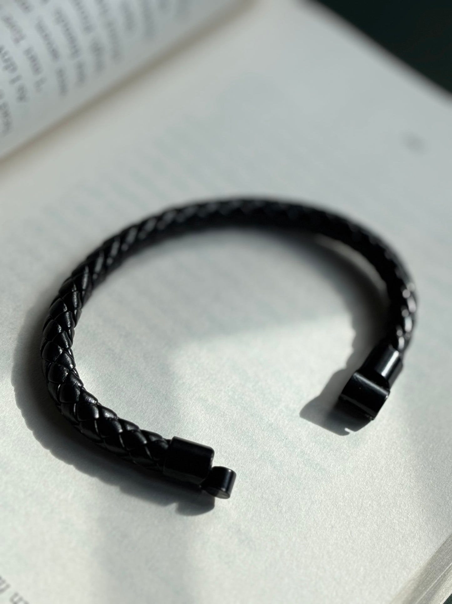 Black leather Band with magnet
