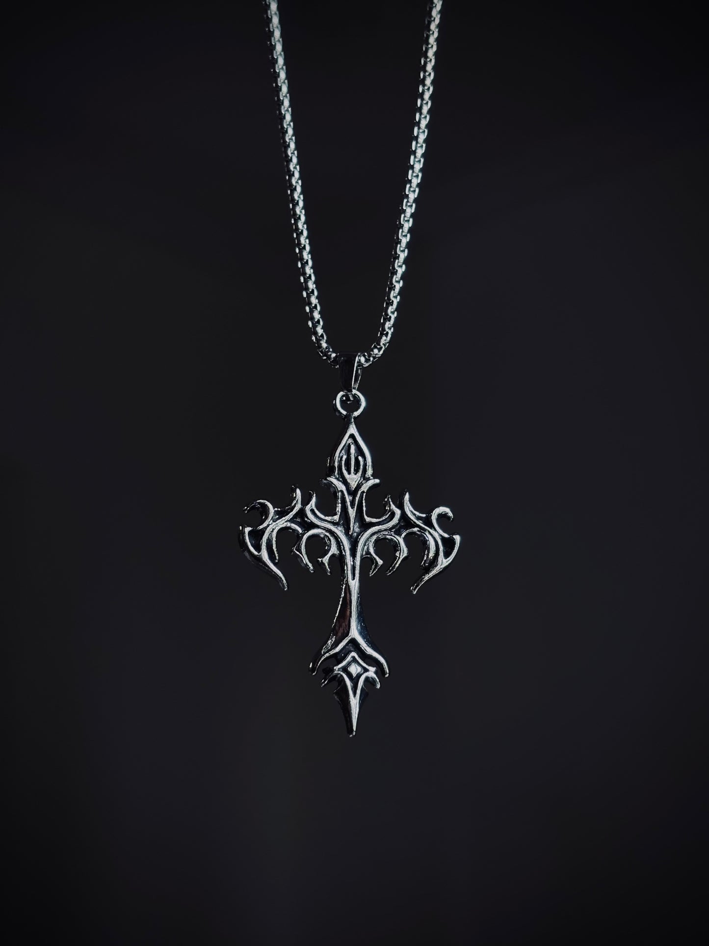 Gothic style cross pendent with chain