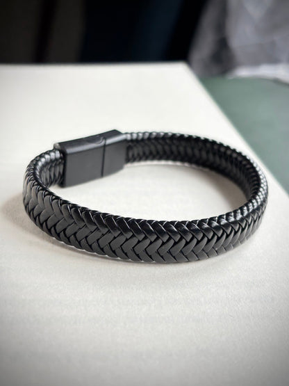 Black Magnet leather band for men