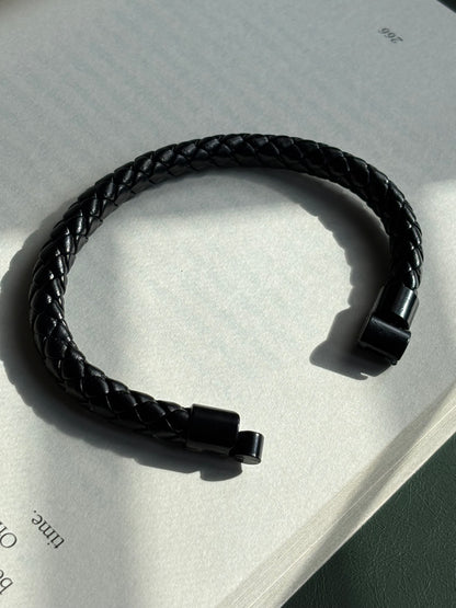 Black leather Band with magnet