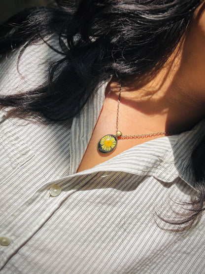 Vintage Aster pendant with chain