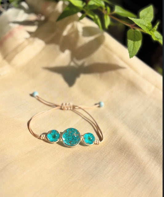 Blue Ammi majus floral bracelet