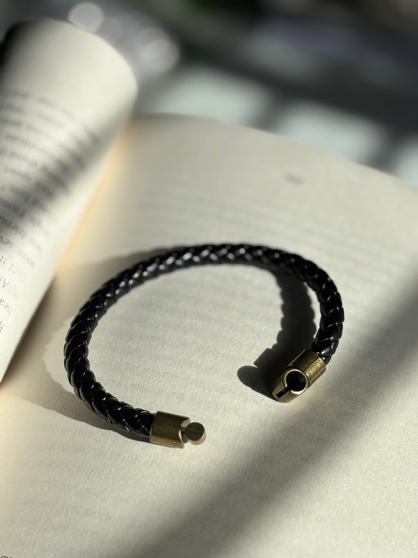 Black leather Band with magnet
