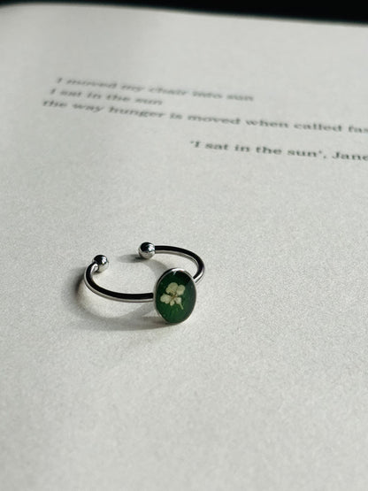 Anne lace white Flower Oval Ring