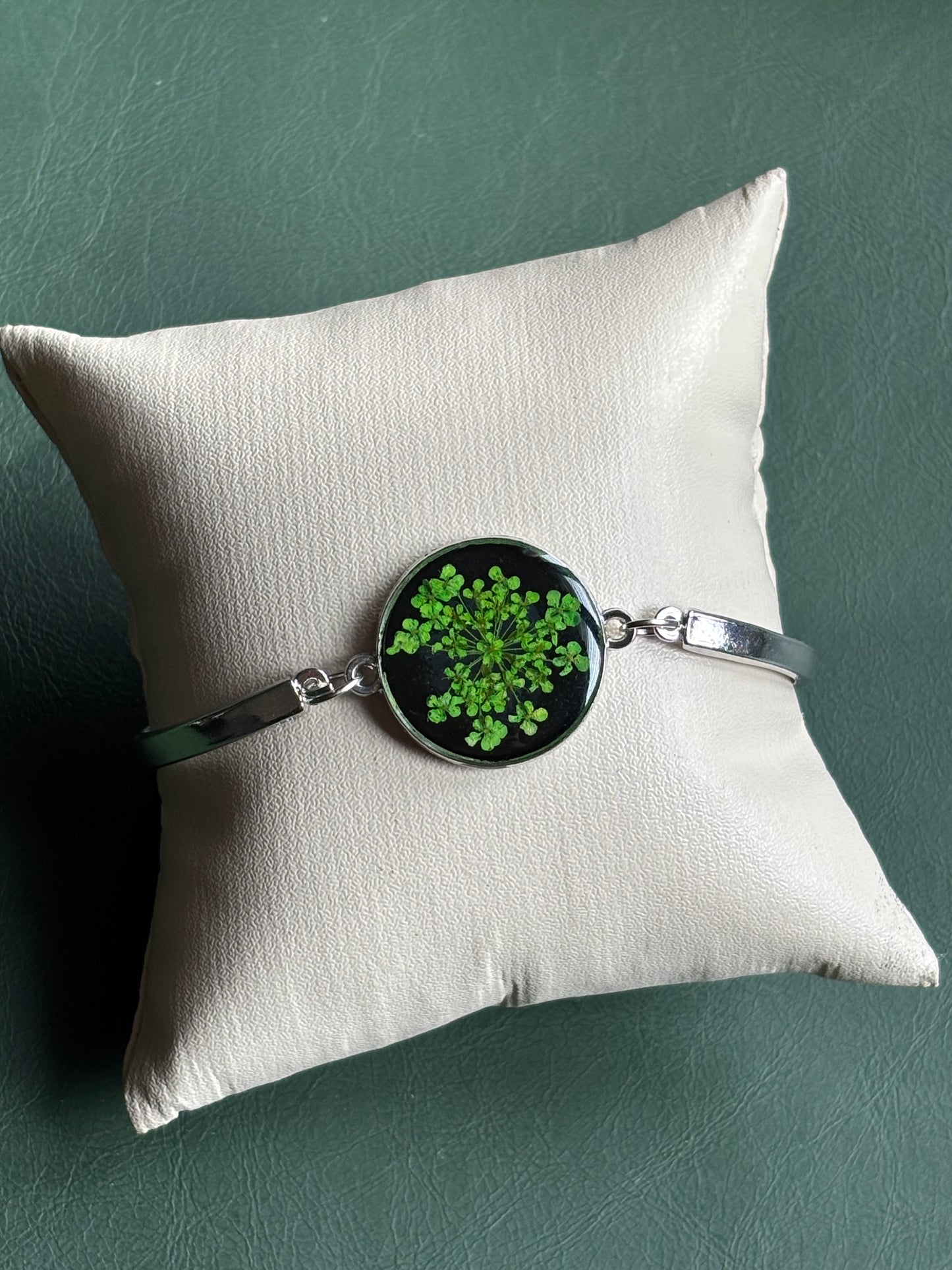 Green Anne lace Flower Bracelet