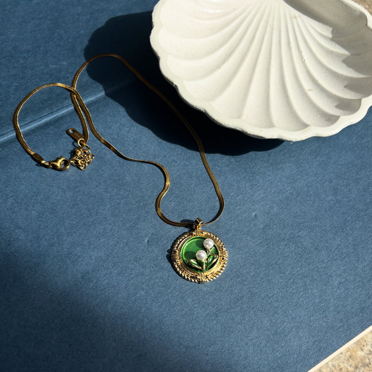 Vintage Pearl Pendant with Chain