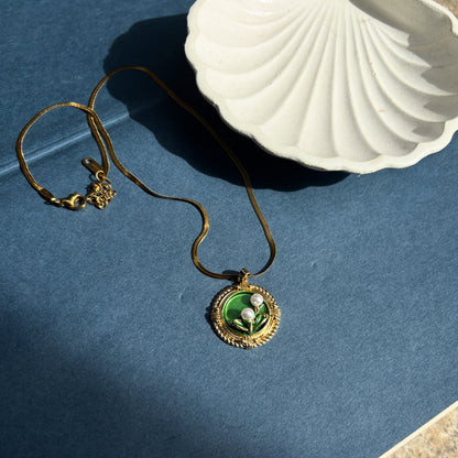 Vintage Pearl Pendant with Chain