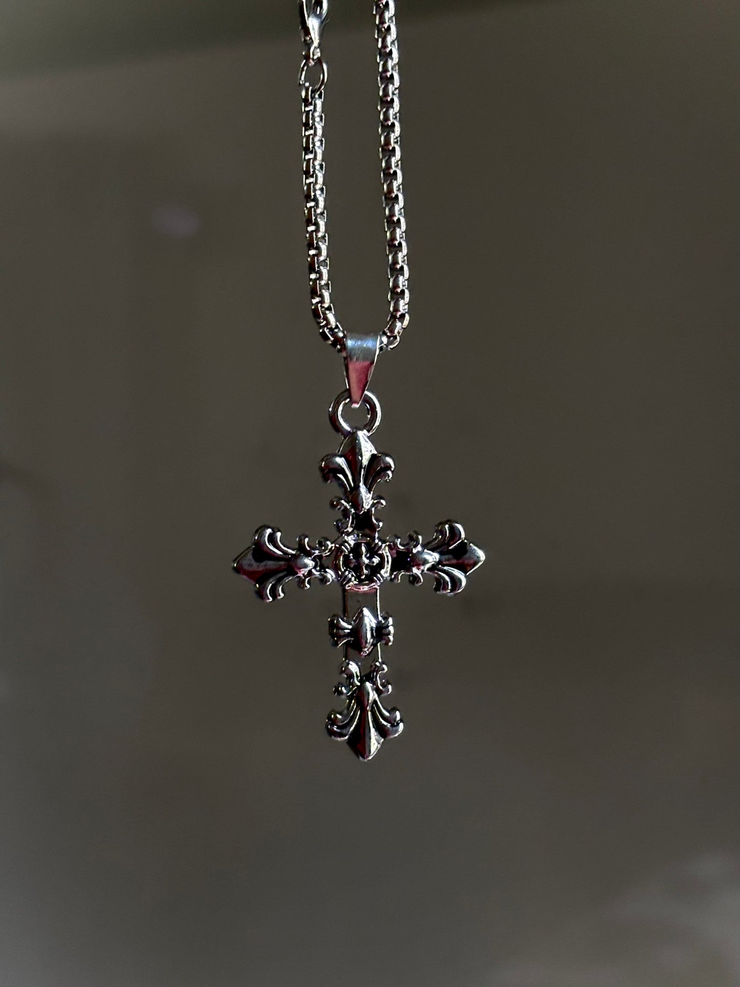 Vintage silver cross pendant
