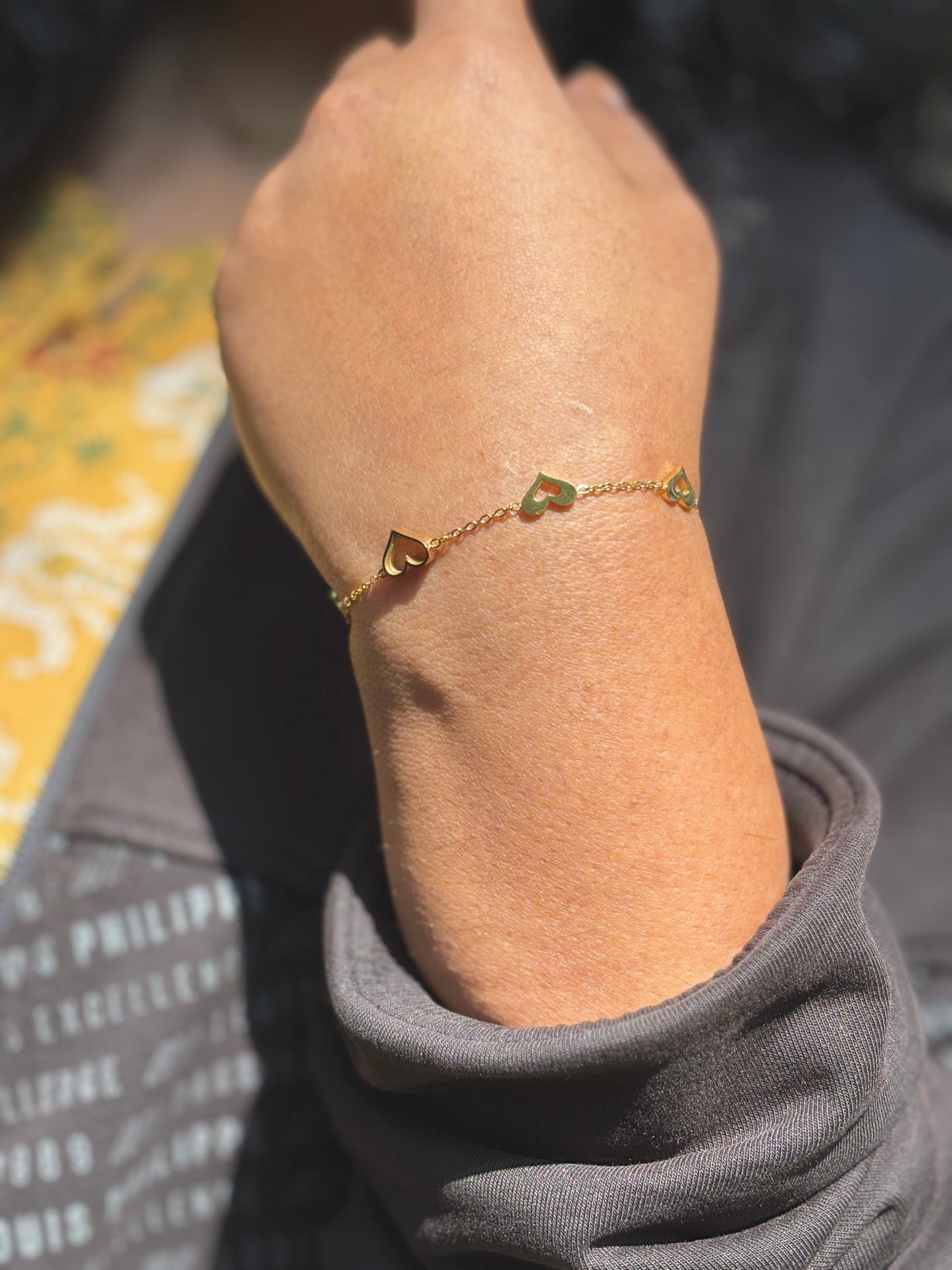 Minimal heart design bracelet