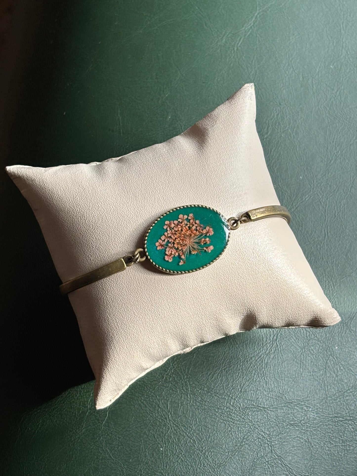Pink Ammi Majus Flower Bracelet