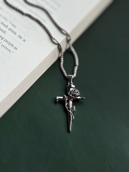 Gothic Cross Pendent With chain