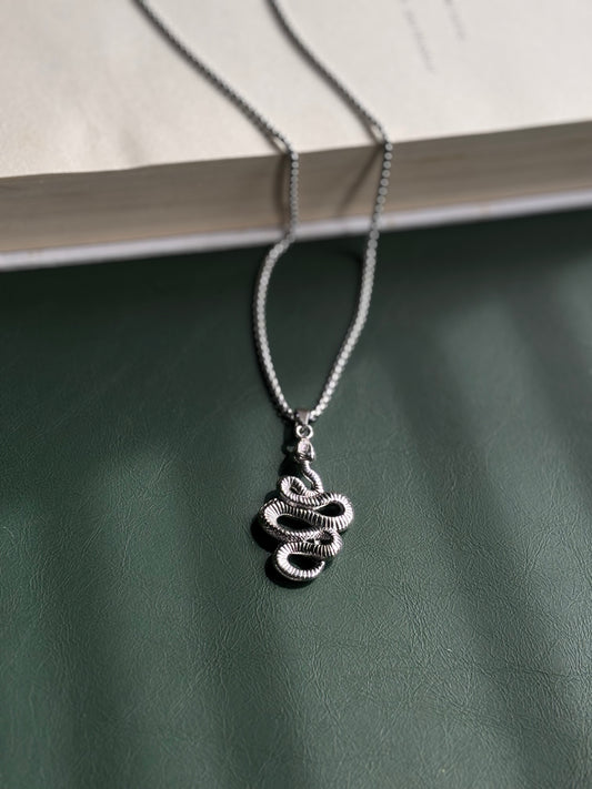 Snake pendant with Chain