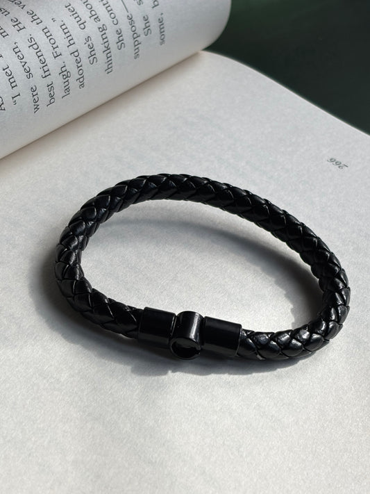 Black leather Band with magnet