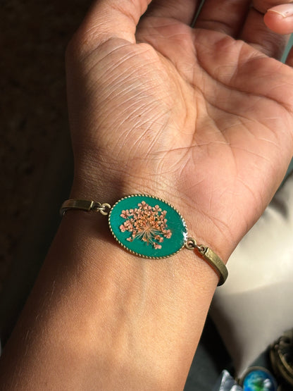 Pink Ammi Majus Flower Bracelet