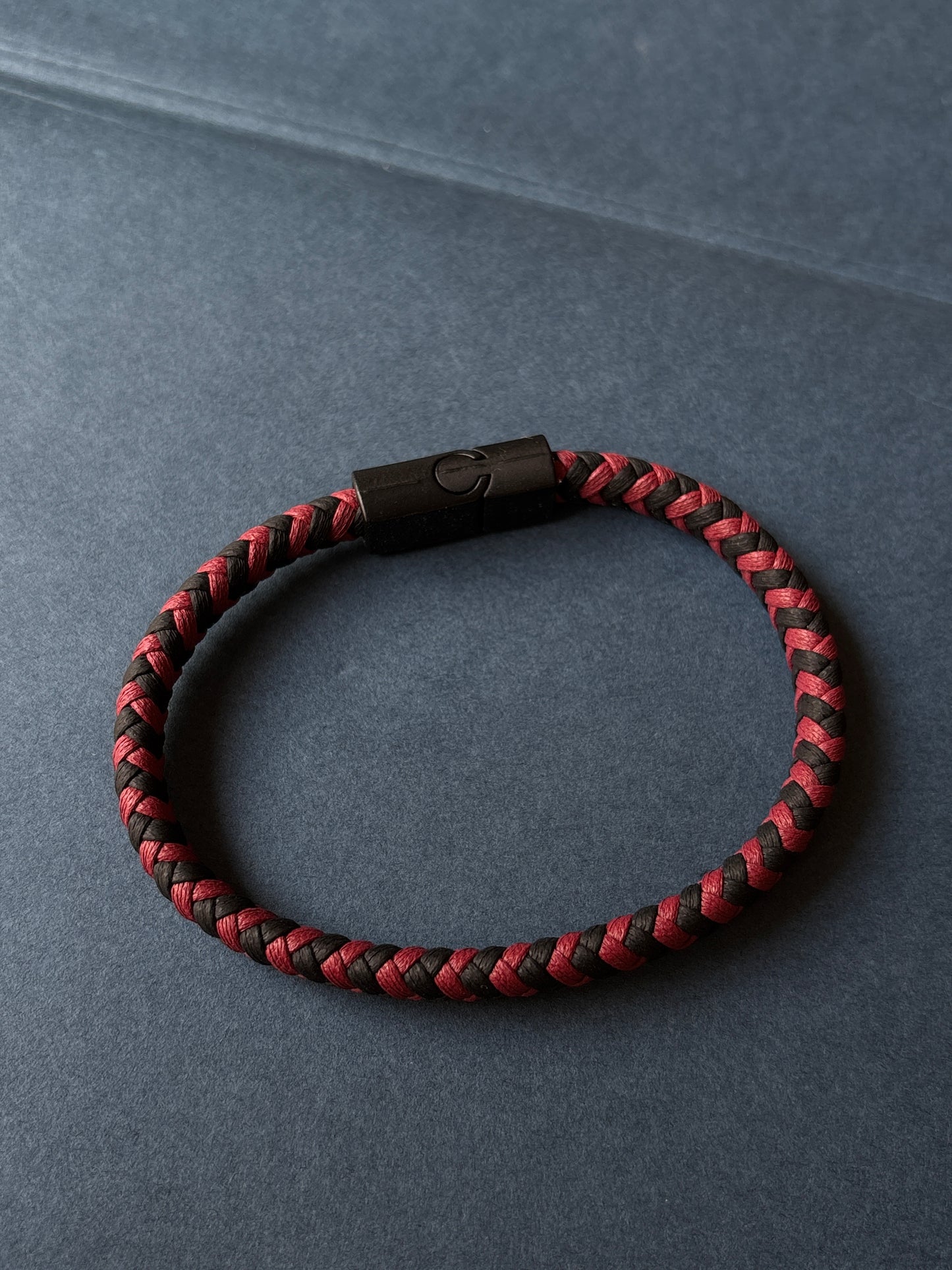 Hand Band with Magnet