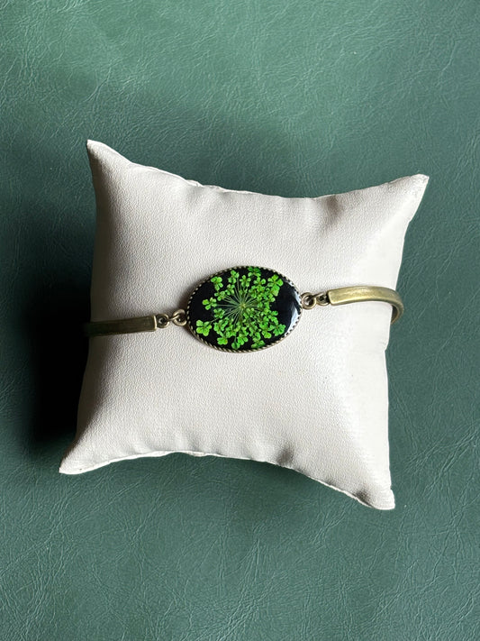 Green Ammi Majus Flower Bracelet