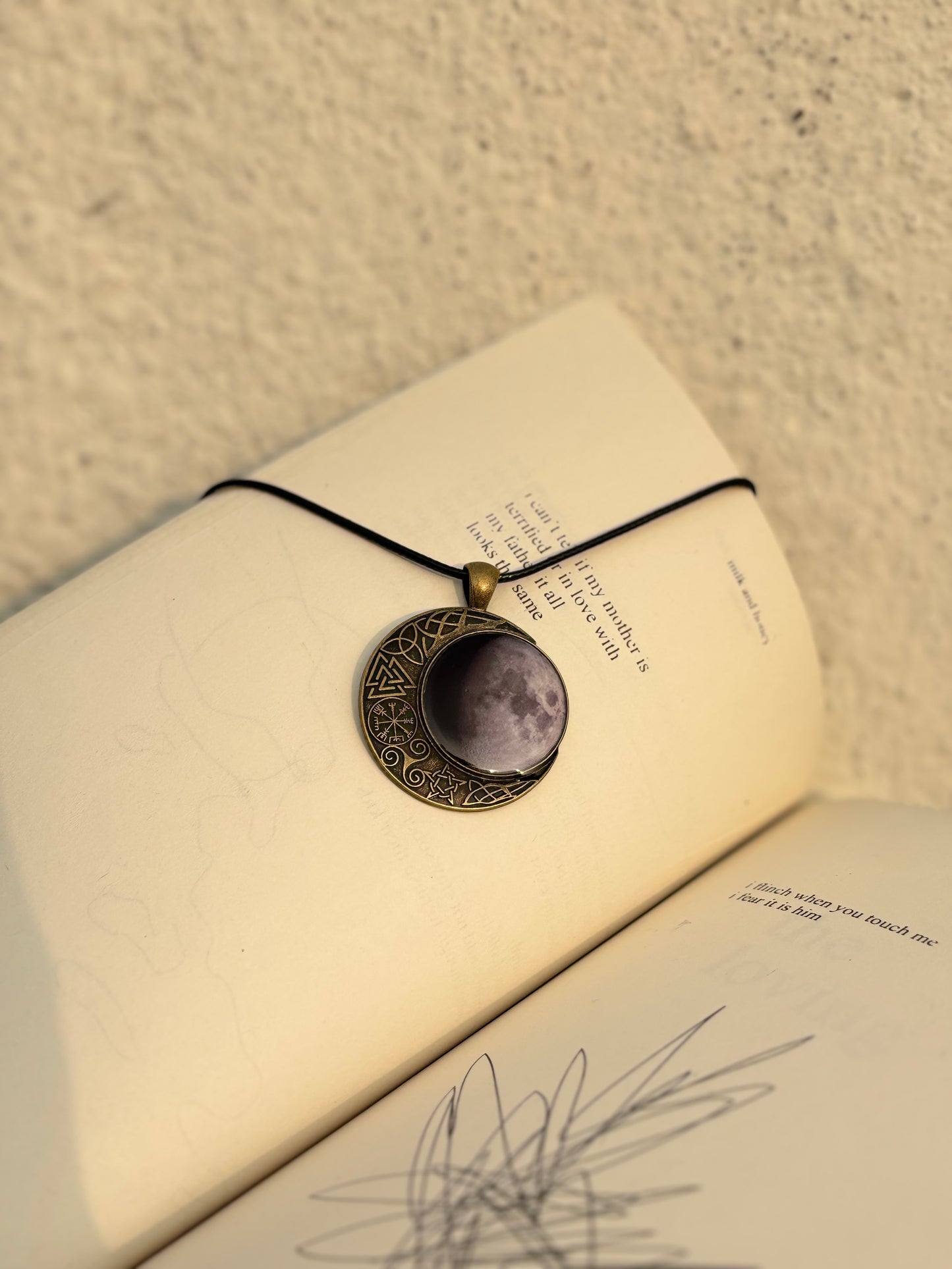 Vintage Moon pendant With Thread