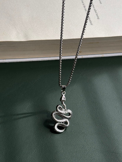 Snake pendant with Chain