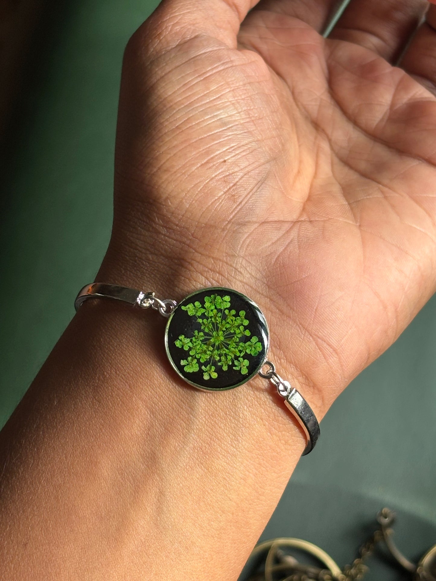 Green Anne lace Flower Bracelet