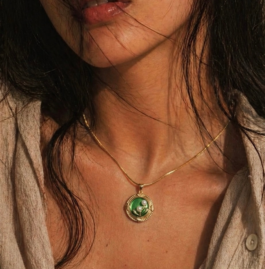 Vintage Pearl Pendant with Chain