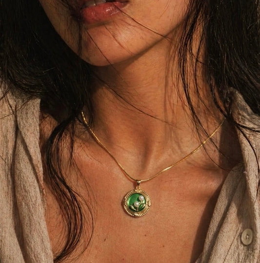 Vintage Pearl Pendant with Chain