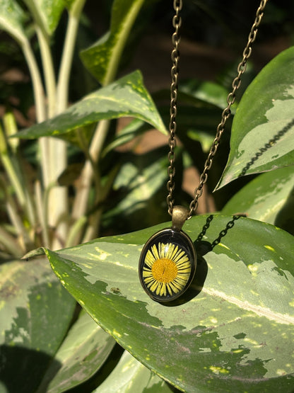 Vintage Aster pendant with chain