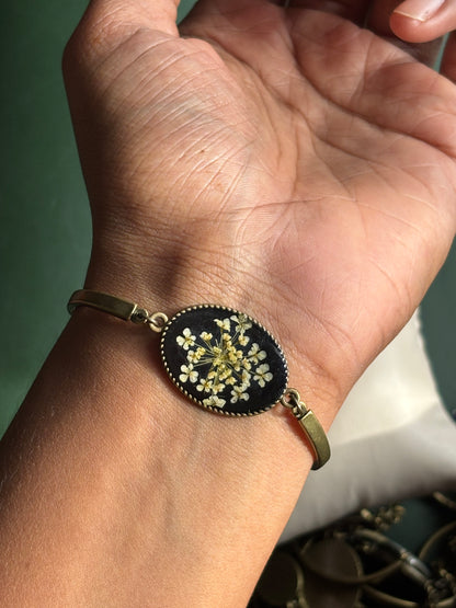 White Anne Lace Flower Bracelet