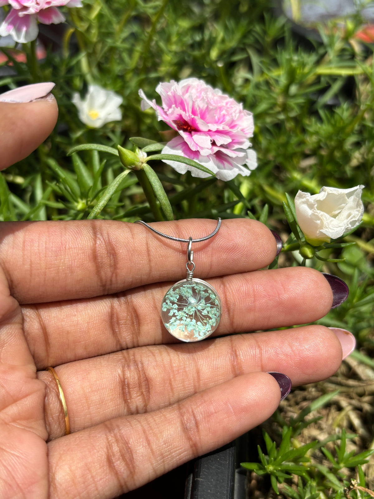 Ammi Majus Flower pendant with Chain