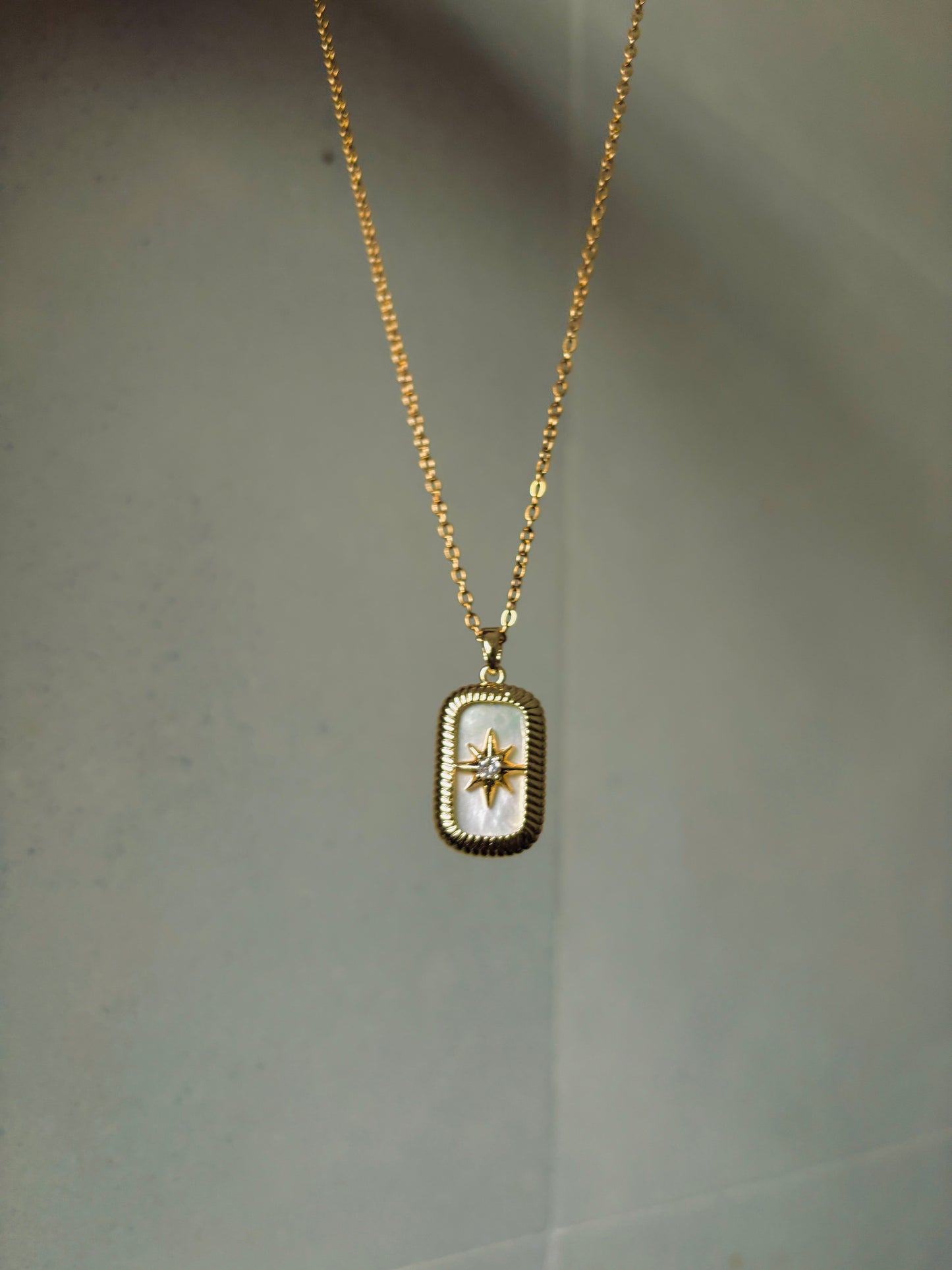 Spark pendant with chain
